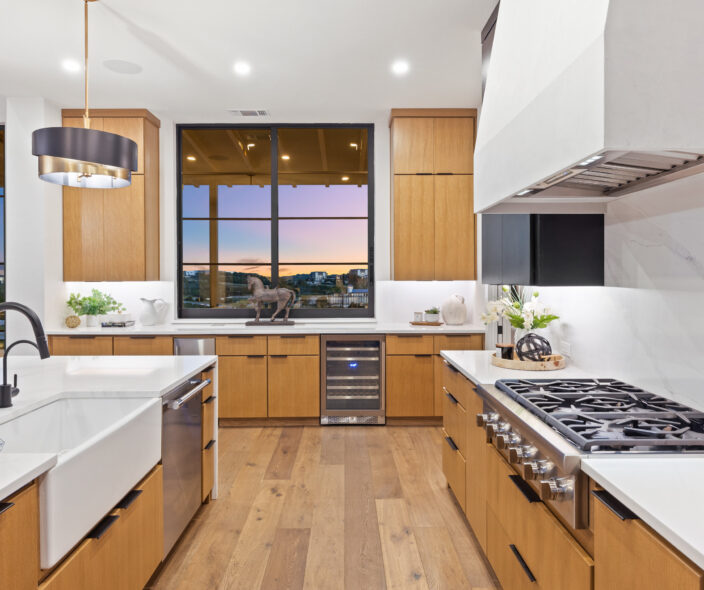 What Are the Hidden Incentives Builders in Lake Travis Austin Offer That Most Buyers Never Discover?