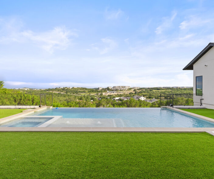 How Do You Choose the Right Lot in a Master-Planned Community in Lake Travis Austin?