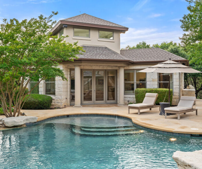 Barton Creek vs West Lake Hills, Tarrytown, and Rollingwood: A Market Data Comparison