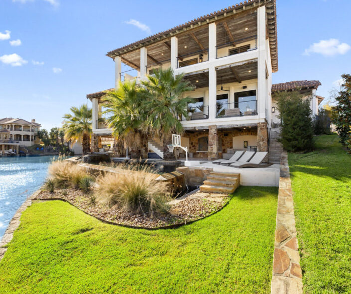 How Can The Seely Group Sell Your Horseshoe Bay Waterfront Home