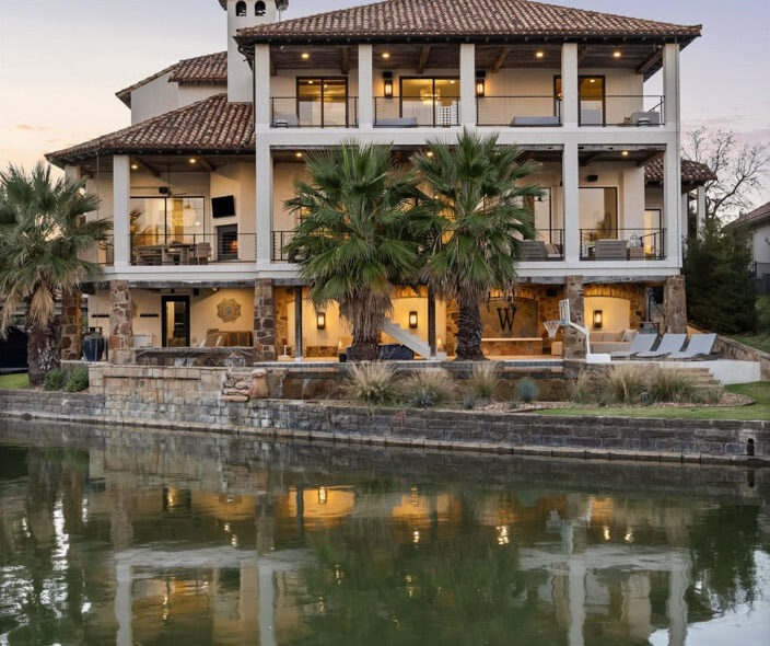 Is Horseshoe Bay or Lake Travis Better for Your Texas Vacation Home?