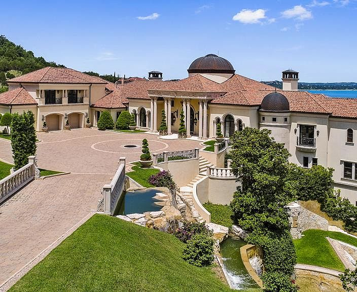 What Price Point is Considered a Luxury Home in Austin?