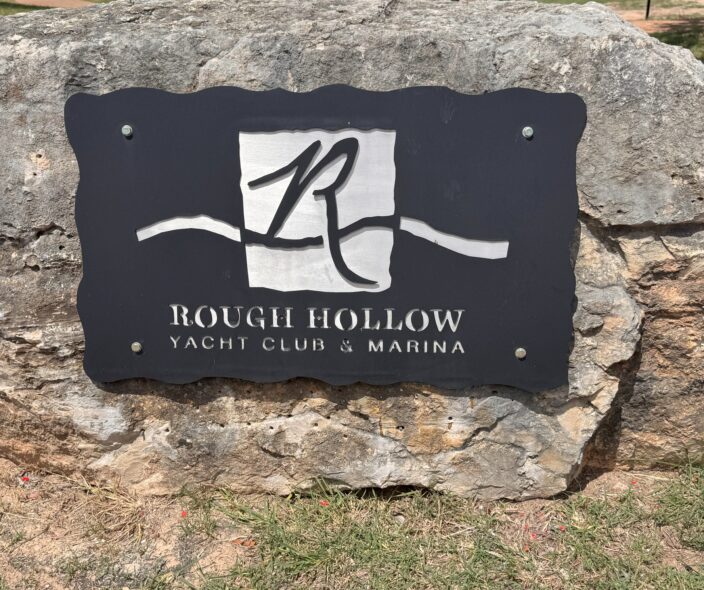 What are the HOA Fees in Rough Hollow and What Do They Cover?